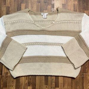Sincerely Jules Woman’s oversized cropped tan/cream knit sweater. Size M